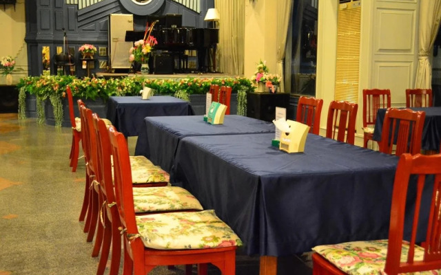 Nattirat Grand Hotel