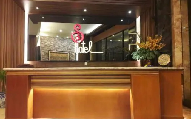 Hotel Setrasari Bandung – People – Bandung