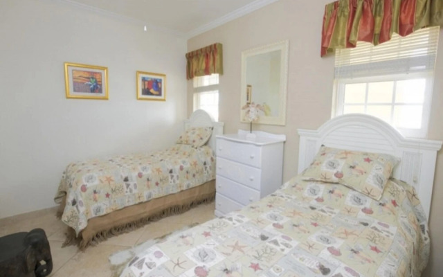Sunny Vacation Villa 36