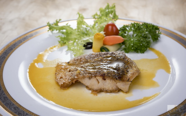 Golden Crown Hotel Saigon