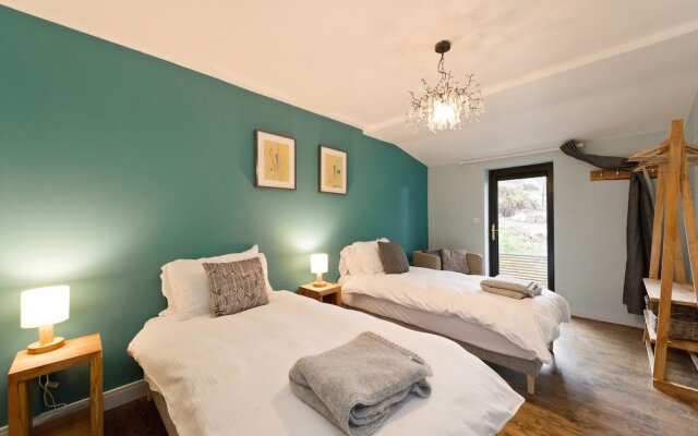 The elbowroom escape