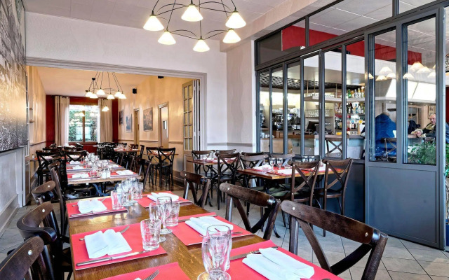 Logis Hôtel Du Commerce Et Touring