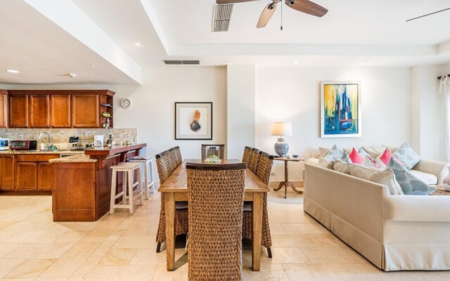 Classy Aquamarina Beachfront w Jacuzzi 6AB