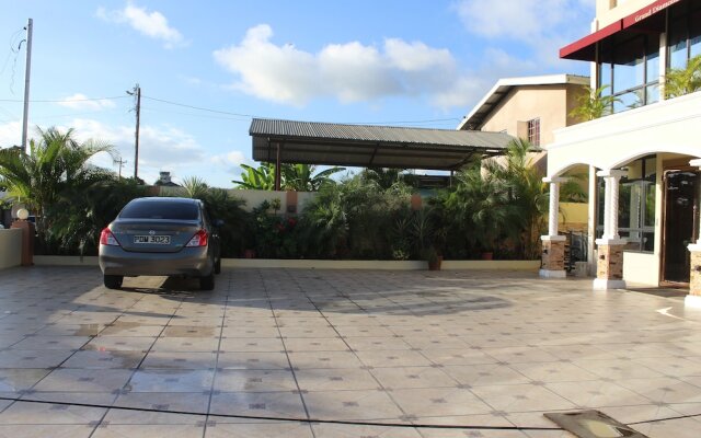 Grand Diamond Hotel Suites Trinidad