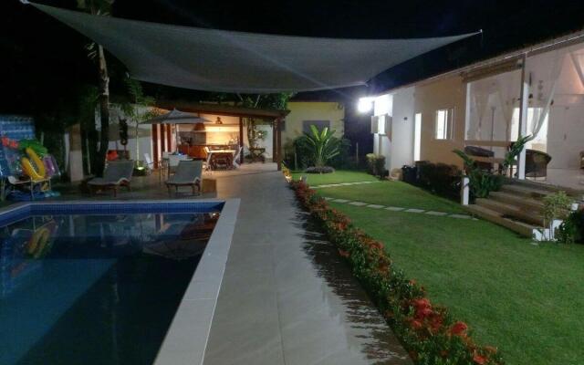 VILLA ROSSELLA Casa/Piscina 04 suítes 12 pessoas