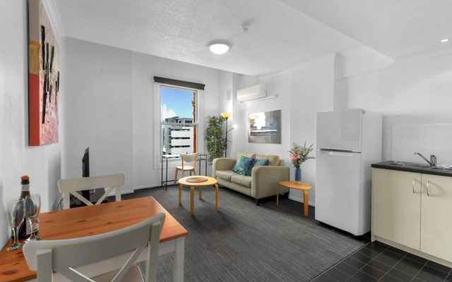 Central Brunswick Apartment Hotel