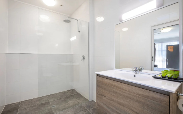 Nightcap at Ferntree Gully Hotel Motel