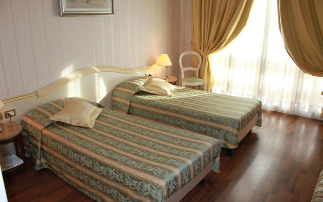 Hotel President