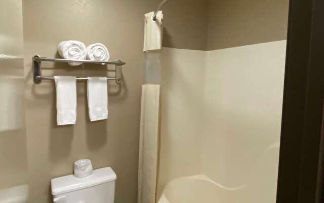 Super 8 by Wyndham Independence KS
