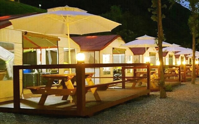 Yeongwol Dong-river Glamping&pension