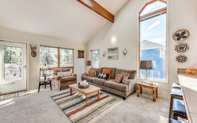 Bright Townhome - 1 Mile to Downtown Cloudcroft