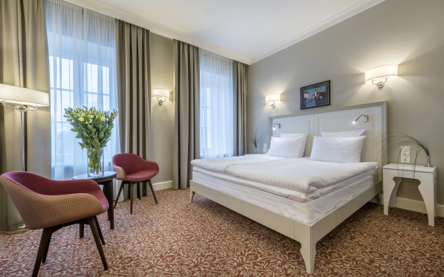 Ratonda Centrum Hotel