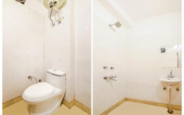 OYO 80978 Silver Stone