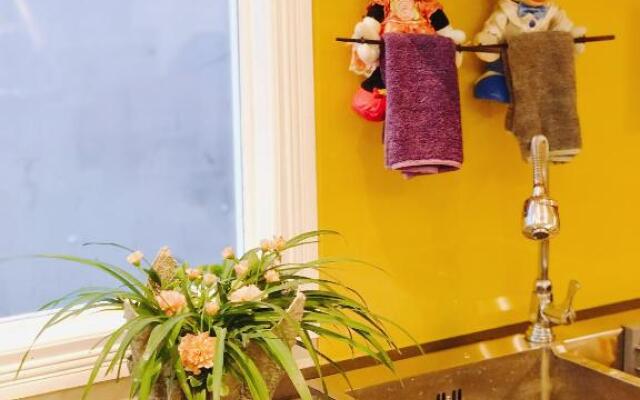 Suri’s Apartment - Suri’s House 2