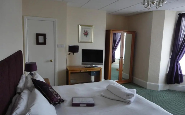 Albert and Victoria Hotel