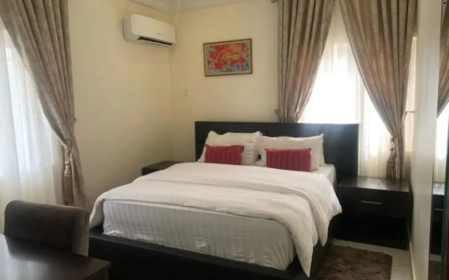 Tennys Place Apartments GARKI