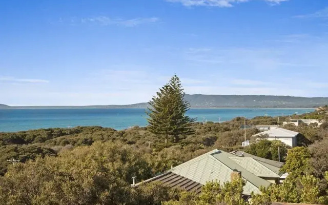 Breezy Bay Views