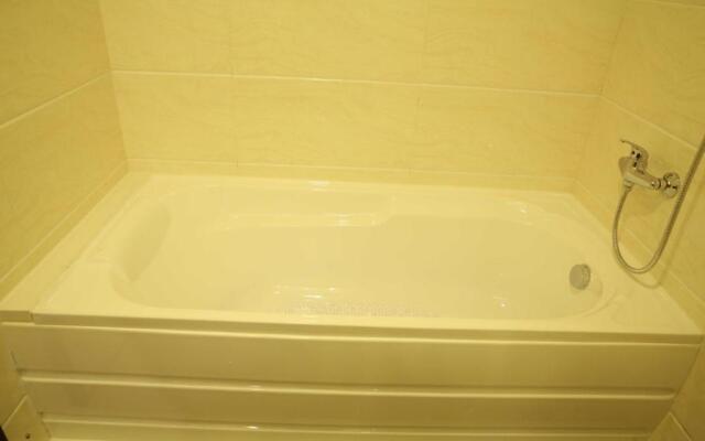 Grand Harbour Hotel