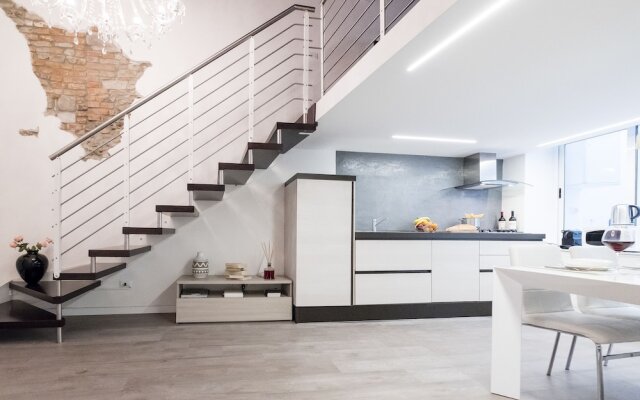 Silver Novella Luxury Apartment