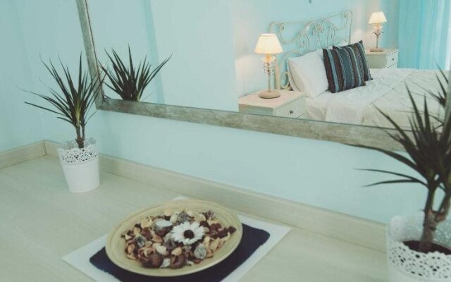 Kyparissia Blue Luxury Rooms & Suites