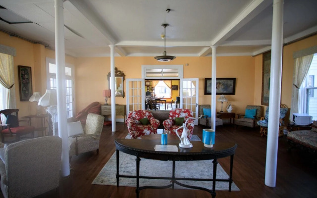 Ocean House Hotel & Motel