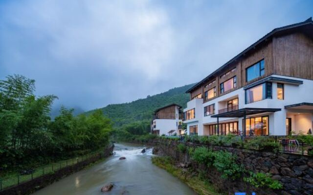 Tingjian Mount Mogan luxury design hostel