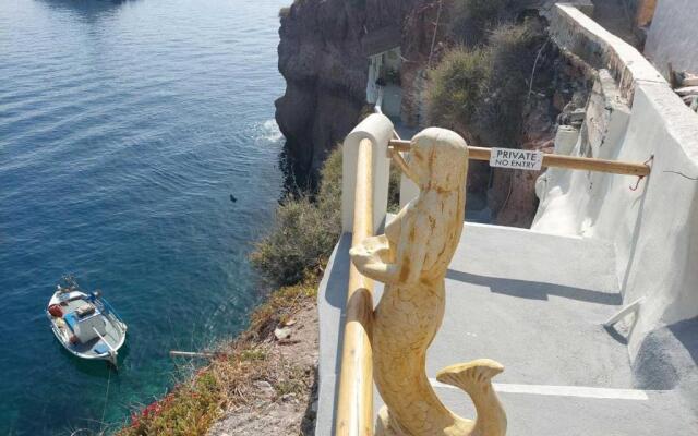 Studio in Old Port of Fira, Sea View, Santorini