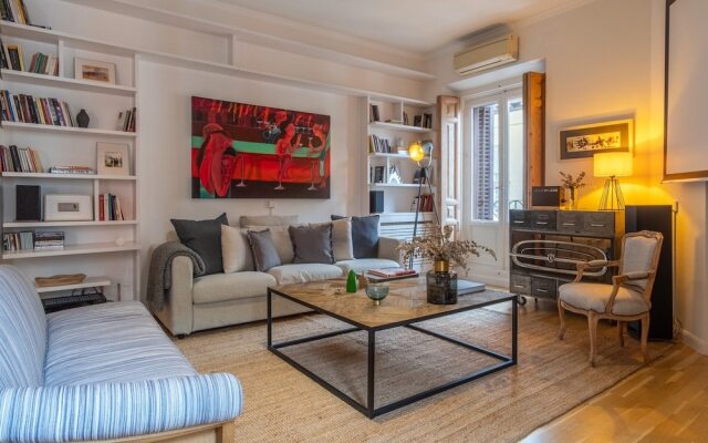 Chueca 2 Bedrooms In The Middle Of Chueca