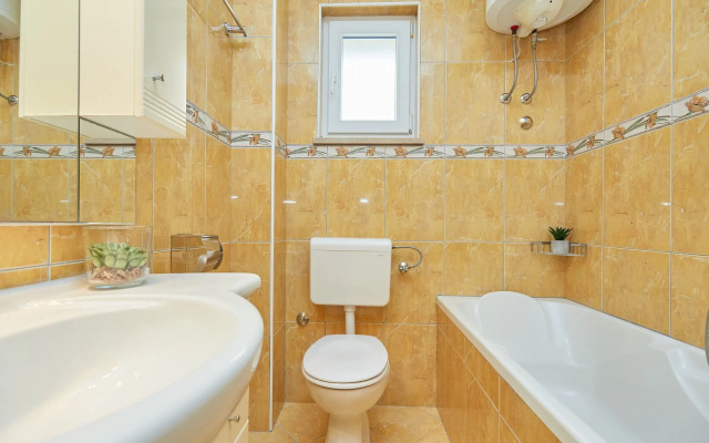 Apartments Zelic Tucepi