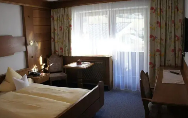Hotel Garni Kardona