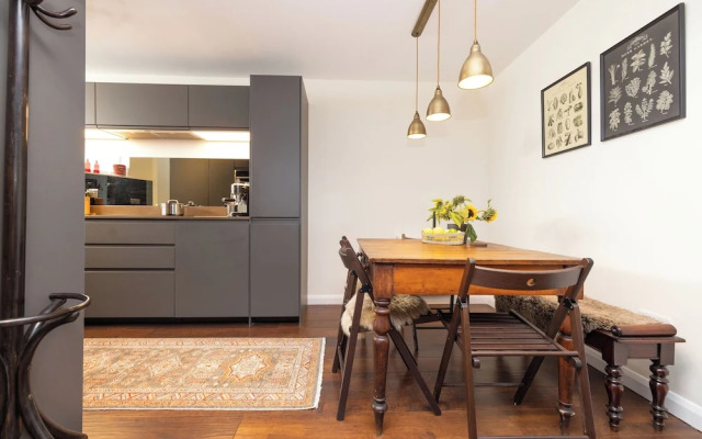 Cozy Maisonette near Edinburgh Castle