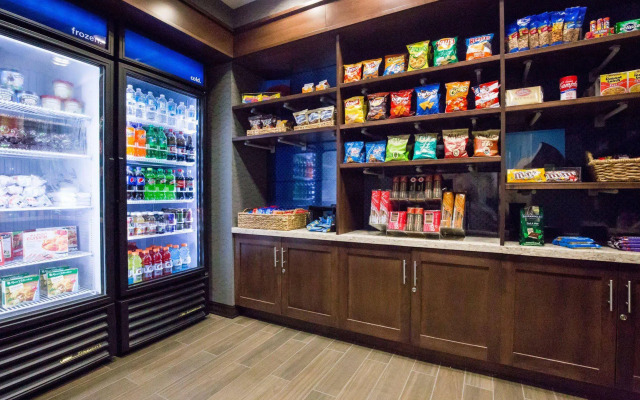 Hampton Inn & Suites Pittsburgh/Harmarville