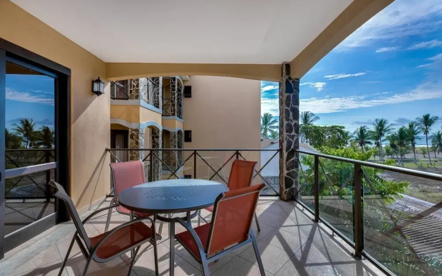 3br/2.5ba Designer Condo in Beachfront Community