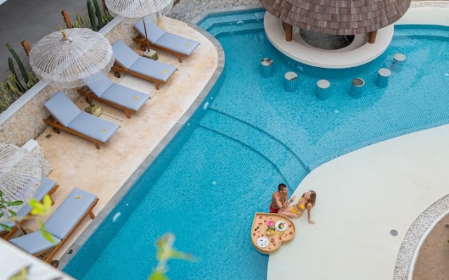 Roomates Surf Camp Canggu by Ini Vie Hospitality