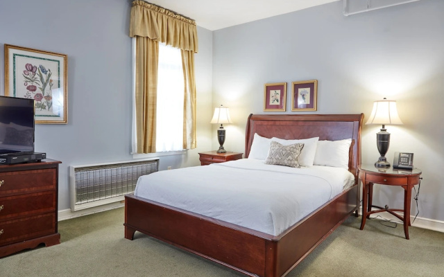Inn at Longshore