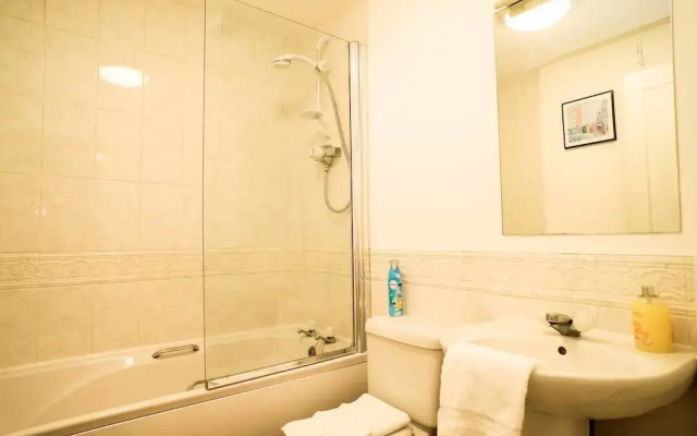 JOIVY Gorgeous Stockbridge Apt With Underground Parking