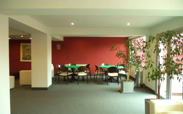Hotel Mil 810