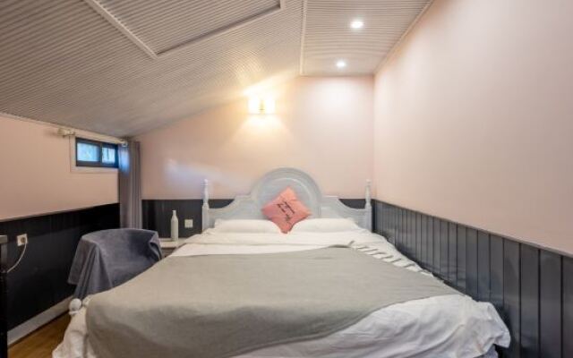 Starlight Hostel