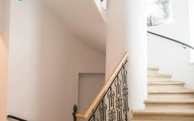 Prater Balcony Suite by ichbucheAT