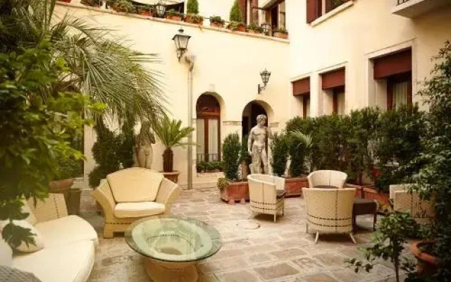 Paruta House Family Apartments