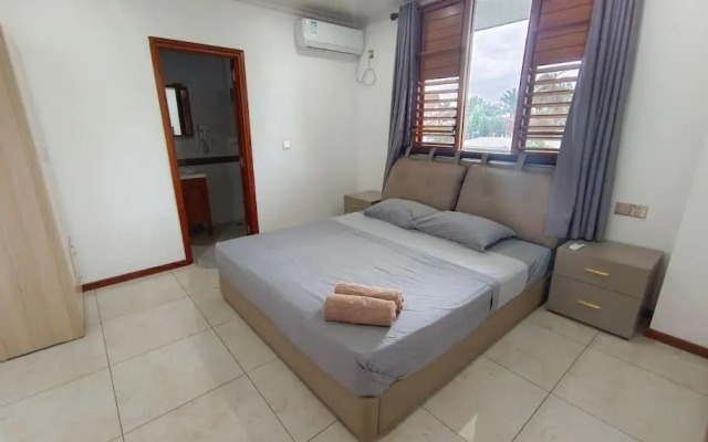 Exquisite 3-Bedroom Unit With Free Parking.