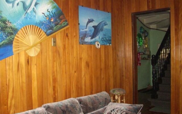 Hostal Los Delfines