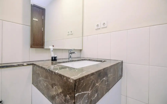 Homey And Minimalist 2Br Apartment At Nine Residence