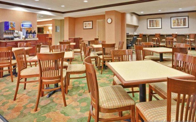 Holiday Inn Express WINFIELD
