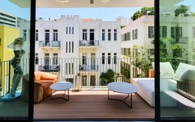 Yavne Brillant in Tel Aviv-yafo