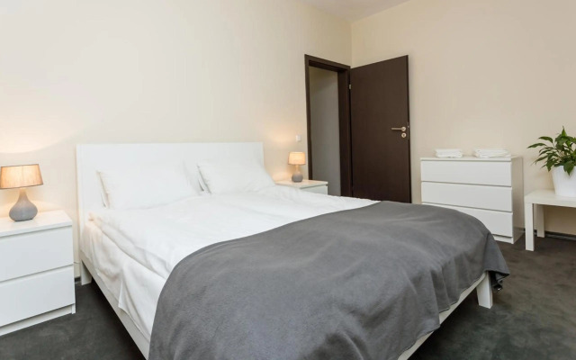 Rakhiv Hotel & Apartments