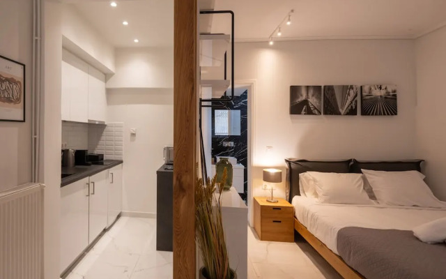 Kolonaki Chic Minimalist Studio-Athens