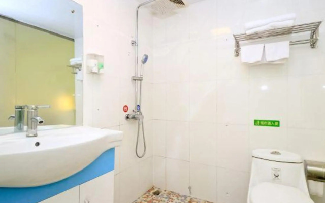 Shenzhen Huashang Hotel (Hongling Subway Station KKmall)