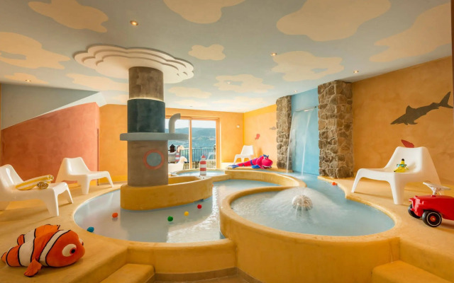 Hotel Emmy - five elements