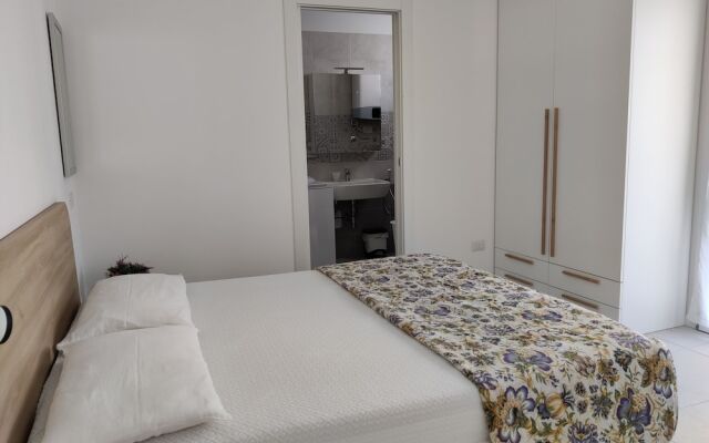 Modern Flat With Swimming Pool by the Beach